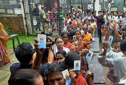 என்.ஆர்.சி விவகாரம்: மக்களவையில் ஒத்திவைப்பு தீர்மானம் கொண்டு வரக்கோரி காங்கிரஸ் நோட்டீஸ்