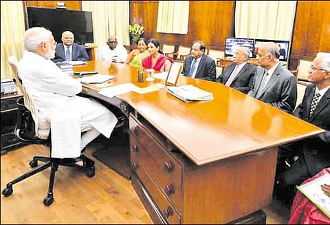 வங்கிகளில் பெற்றுள்ள கடனை திருப்பி செலுத்த கால அவகாசம் அளிக்க வேண்டும்: பிரதமரிடம் சர்க்கரை ஆலைகள் சங்கம் நேரில் கோரிக்கை