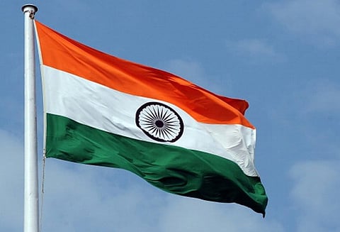 தேசிய கொடியை அவமதித்தால் 3 ஆண்டுகள் சிறை தண்டனை சென்னை கலெக்டர் எச்சரிக்கை