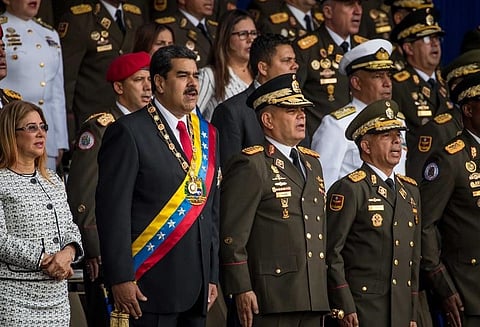 வெனிசுலா அதிபர் நிகோலஸ் மதுரோ கொலை முயற்சியில் இருந்து உயிர் தப்பினார்