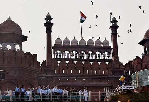 டெல்லியில் தாக்குதல் நடத்த பயங்கரவாதிகள் திட்டம் உளவுத்துறை எச்சரிக்கையால் பாதுகாப்பு படை உஷார்