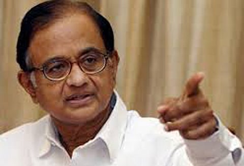 காங்கிரஸ் நிர்வாகிகள் கூட்டத்தில் மோதல்; ப.சிதம்பரம் பாதியில் வெளியேறினார்