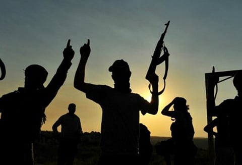 சிரியாவில் பயங்கரம் பிணைக்கைதி சுட்டுக்கொலை ஐ.எஸ். பயங்கரவாதிகள் வெறிச்செயல்