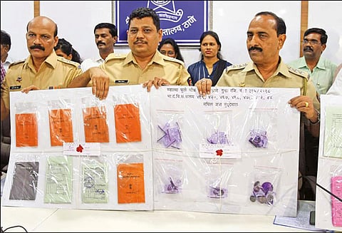 கைதானவர்களை ஜாமீனில் எடுக்க போலி ரேஷன் கார்டுகள் தயாரித்த 6 பேர் கைது