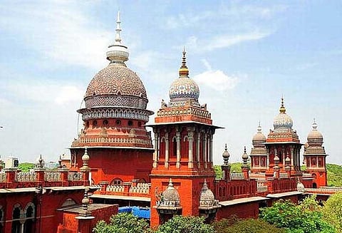 மெரினாவில் இடம் கோரிய திமுகவின் மனு மீது இன்று இரவு 10.30 மணிக்கு உயர்நீதிமன்றத்தில் விசாரணை