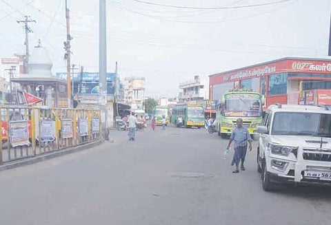 பெரம்பலூரில் ஷேர் ஆட்டோ டிரைவர்கள் வேலைநிறுத்தம் ஆர்ப்பாட்டத்திலும் ஈடுபட்டனர்