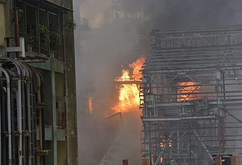 மும்பை பாரத் பெட்ரோலியம் சுத்திகரிப்பு நிலையத்தில் ஏற்பட்ட தீ விபத்தில் 43 பேர் காயம்