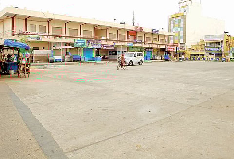 தூத்துக்குடி–கோவில்பட்டி பகுதிகளில் கடையடைப்பு, பஸ்கள் ஓடவில்லை மீனவர்கள் கடலுக்கு செல்லவில்லை