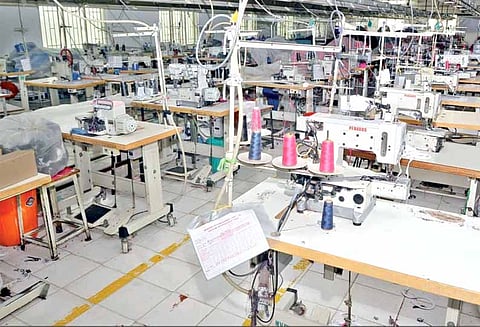 திருப்பூர் மாநகரில் பின்னலாடை நிறுவனங்கள் செயல்படவில்லை