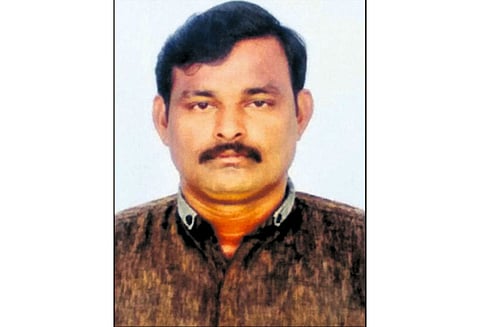 கருணாநிதி மரணம்: தி.மு.க. தொண்டர்கள் 34 பேர் அதிர்ச்சியில் சாவு - 3 பேர் தற்கொலை