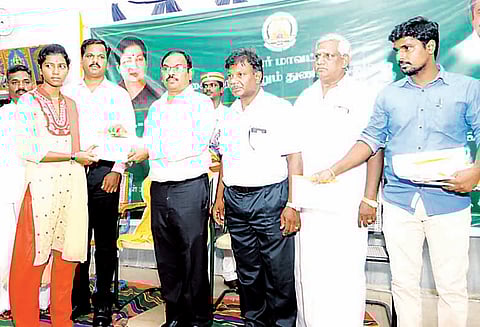 42 பயனாளிகளுக்கு ரூ.11¾ லட்சம் மதிப்பிலான நலத்திட்ட உதவிகள்