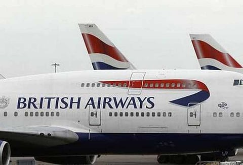 3 வயது குழந்தை அழுததால் விமானத்தில் இருந்து இறக்கி விடப்பட்ட இந்திய குடும்பம்