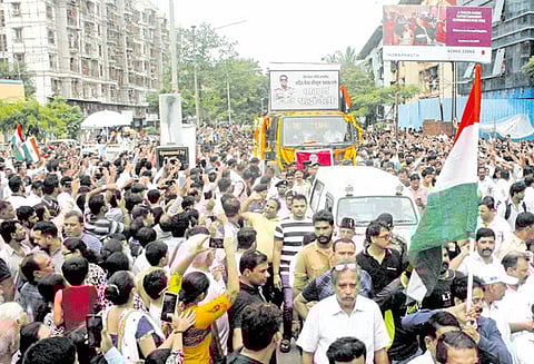 ராணுவ மேஜரின் மரண சோகத்திலும் பா.ஜனதாவினர் பிறந்த நாள் கொண்டாடியதால் சர்ச்சை