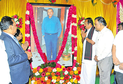 சென்னையில் பா.ராமச்சந்திர ஆதித்தனார் பிறந்த நாள் விழா அரசியல் கட்சியினர் மலர்தூவி மரியாதை