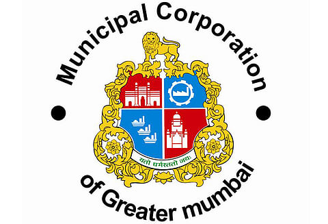 சட்டவிரோதமாக கட்டப்பட்டு வந்த ஓட்டல் 12 மணி நேரத்துக்குள் இடித்து தரைமட்டம்