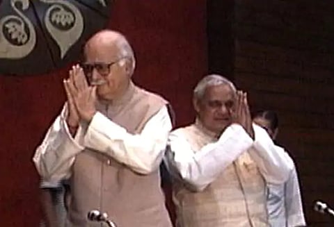 என்னுடைய 65 ஆண்டுகால நண்பனை இழந்து தவிக்கிறேன் - பா.ஜனதா மூத்த தலைவர் அத்வானி