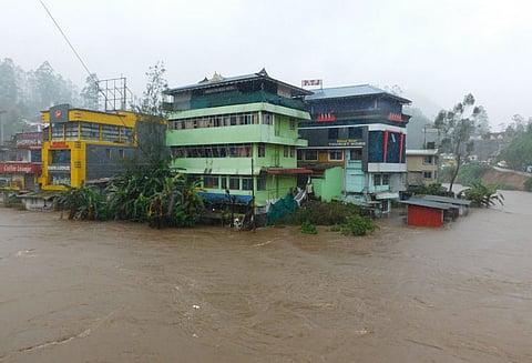 கேரள வெள்ளசேதம் மனிதனால் ஏற்பட்ட பேரழிவு: சுற்றுசூழல் நிபுணர் மாதவ் காட்கில்