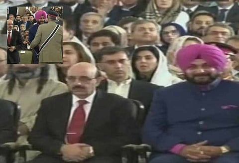 சித்து பாகிஸ்தான் ராணுவ தளபதியை கட்டி தழுவினார் ;ஆக்கிரமிப்பு காஷ்மீர் ஜனாதிபதி அடுத்த இருக்கை- டுவிட்டர் சர்ச்சை