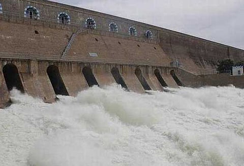 மேட்டூர் அணைக்கு நீர்வரத்து 75 ஆயிரம் கனஅடியாக குறைந்தது