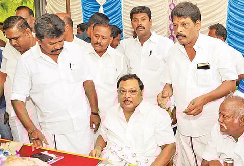 சென்னையில் 5–ந்தேதி அமைதிப்பேரணி: ஆதரவாளர்களுடன் மு.க.அழகிரி மதுரையில் ஆலோசனை