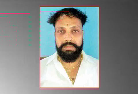 மணலி புதுநகரில் கத்தியை காட்டி மிரட்டி பணம் பறித்த வழக்கில் பிரபல ரவுடி கைது