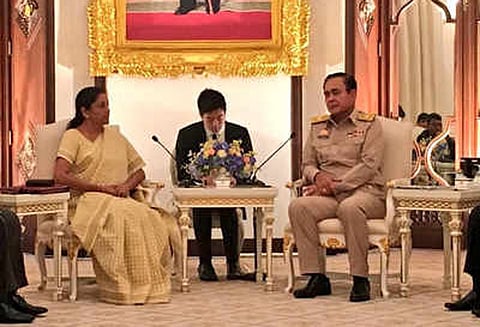 தாய்லாந்து பிரதமருடன் நிர்மலா சீதாராமன் சந்திப்பு