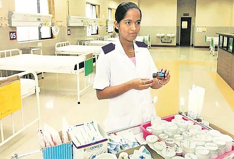 எய்ம்ஸ் மருத்துவ மையத்தில் 668 பணியிடங்கள்