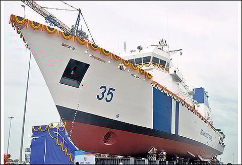 சென்னை அருகே நடைபெற்ற விழாவில் கடலோர காவல்படையின் ரோந்து கப்பல் ‘வீரா’ நாட்டுக்கு அர்ப்பணிப்பு