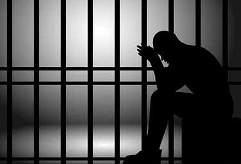 கல்லூரி மாணவியை கடத்தி பாலியல் பலாத்காரம்: கூலித்தொழிலாளிக்கு 10 ஆண்டுகள் சிறை