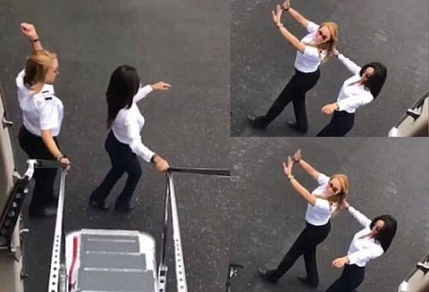 நகரும் விமானத்தில் இருந்து இறங்கி கிகி நடனம் ஆடிய பெண் விமானி