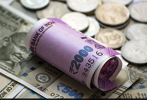 அமெரிக்க டாலருக்கு நிகரான இந்திய ரூபாயின் மதிப்பு வரலாறு காணாத வகையில் வீழ்ச்சி