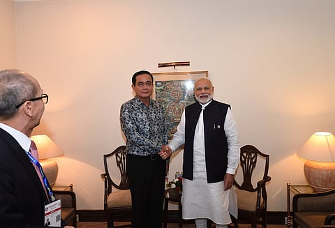 தாய்லாந்து பிரதமருடன் பிரதமர் மோடி சந்திப்பு