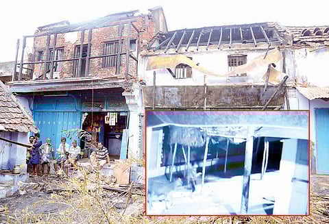 நாகர்கோவில் கோட்டாரில் 4 கடைகளில் தீ விபத்து; ரூ.4 லட்சம் பொருட்கள் நாசம்