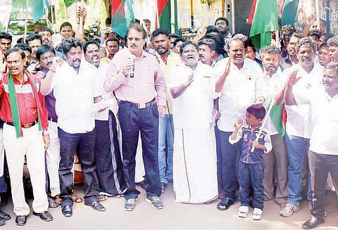 மேகதாது அணை பிரச்சினை: அனைத்து கட்சிகளின் போராட்டம் வெற்றி பெறும் ஆர்ப்பாட்டத்தில் டாக்டர் கிருஷ்ணசாமி பேச்சு