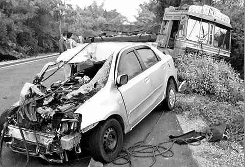 சென்னையில் இருந்து சென்ற கார் விபத்தில் சிக்கியது - ஒரே குடும்பத்தைச் சேர்ந்த 5 பேர் பலி