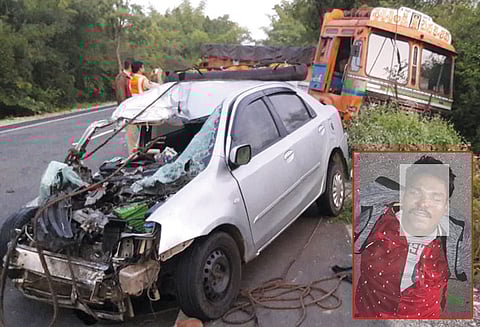 ரேணிகுண்டா அருகே லாரி-கார் மோதல்: ஒரே குடும்பத்தைச் சேர்ந்த 5 பேர் பரிதாப சாவு