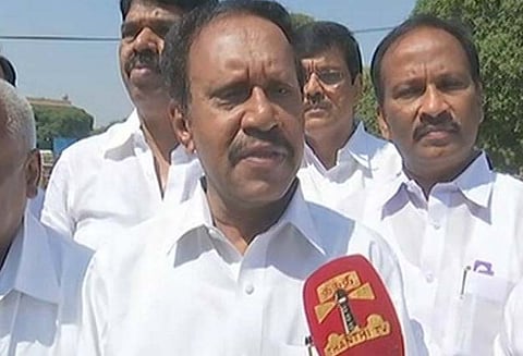 தேசிய கட்சிகள் விருப்பு வெறுப்புகளை காண்பிப்பதால், மாநில கட்சிகள் வளர்ந்து வருகின்றன-தம்பிதுரை எம்.பி