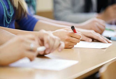 கஜா புயலால் ஒத்திவைக்கப்பட்ட புதுச்சேரி மத்திய பல்கலைக்கழக தேர்வுகள் டிசம்பரில் நடைபெறும்