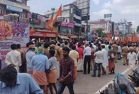 சபரிமலை விவகாரம்: காலவரையற்ற உண்ணாவிரதத்தை தொடங்கியது, பா.ஜனதா