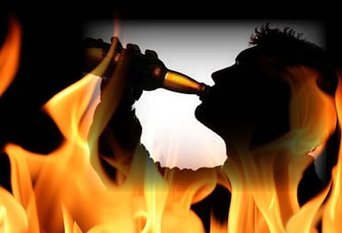 மது குடிப்பதை தந்தை கண்டித்ததால் மாநகராட்சி துப்புரவு தொழிலாளி தீக்குளித்து தற்கொலை