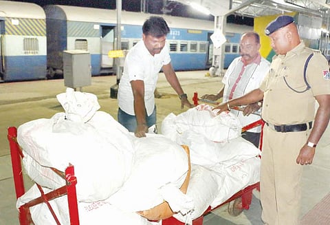 பாபர் மசூதி இடிப்பு தினம் நாளை அனுசரிப்பு: குமரியில் பாதுகாப்பு பணியில் 1200 போலீசார்