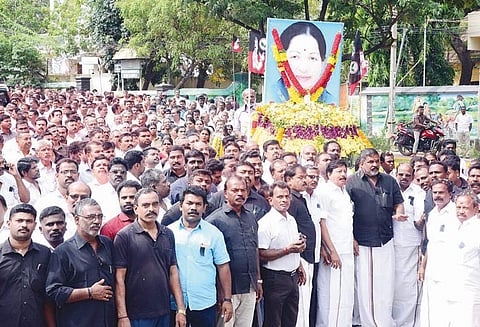 குமரி கிழக்கு மாவட்ட அ.தி.மு.க. சார்பில் ஜெயலலிதா நினைவு தின மவுன ஊர்வலம்