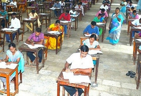 டி.என்.பி.எஸ்.சி. தேர்வு எழுதுபவர்களுக்கு இலவச பயிற்சி கலெக்டர் தகவல்