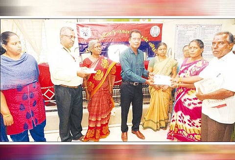 முன்னாள் ராணுவ வீரரின் மகன் என்பதில் பெருமிதம் கொள்கிறேன் கலெக்டர் அன்பழகன் பேச்சு