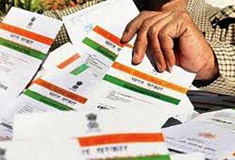 திருப்பூரில் போலி ஆதார் அட்டை தயாரிப்பு: வெளிமாநிலத்தவர்களை ரகசியமாக கண்காணிக்கும் போலீசார் - ஆவணங்கள் சேகரிப்பு பணி தீவிரம்