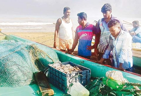 கஜா புயலுக்கு பிறகு கடலுக்கு சென்ற மீனவர்கள் குறைந்த அளவு மீன்கள் கிடைத்ததால் ஏமாற்றம்