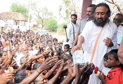 மீண்டும் நீதிமன்ற உத்தரவு பெற்று தஞ்சை பெரிய கோவிலில் தியான நிகழ்ச்சி நடத்தப்படும் ரவிசங்கர் பேட்டி