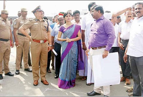 ‘ஸ்மார்ட் சிட்டி’ திட்டத்துக்கு நாளை அடிக்கல் நாட்டு விழா - முன்னேற்பாடு பணிகள் குறித்து கலெக்டர் ஆய்வு