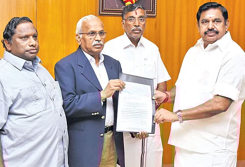 கஜா புயல் பாதித்த பகுதிகளை சீரமைக்க அண்ணாமலை பல்கலைக்கழகம் ரூ.1½ கோடி நிவாரண நிதி