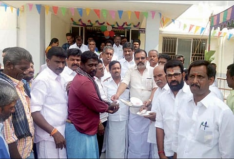 மடத்துக்குளம் பேரூராட்சியில் 57 படுக்கைகளுடன் அரசு மருத்துவமனை - காணொலிக்காட்சி மூலம் முதல்-அமைச்சர் திறந்துவைத்தார்